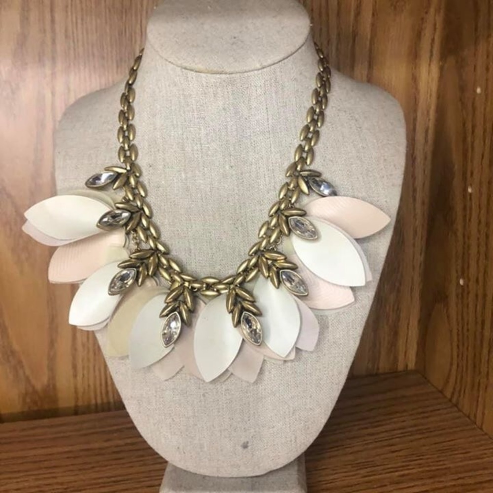 Stella & Dot Birdie Necklace